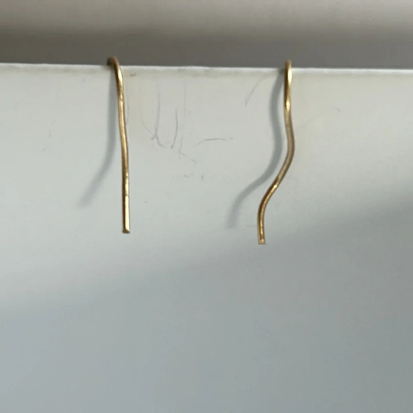 Cloissone earrings. Gold. Drop. Lightweight. Victorian bead - Picture 3 of 3